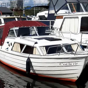 Motor Yacht Almaz Botel Amsterdam